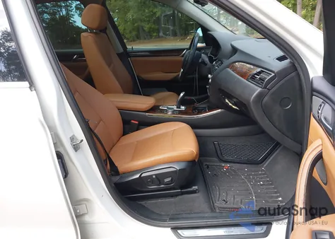 2015 BMW X3 xDrive28I z USA, uszkodzony, nr VIN 5UXWX9C55F0D53720